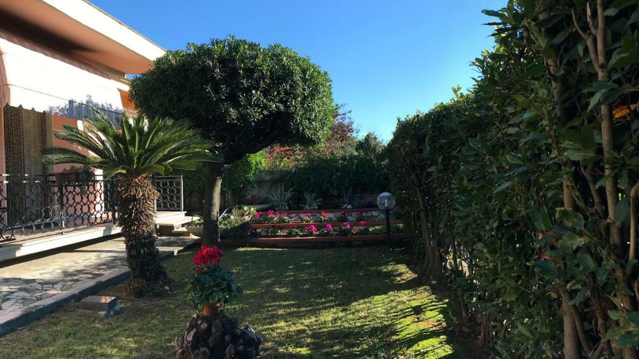 Villa Chiara Affitta Camere Carrara Exteriör bild