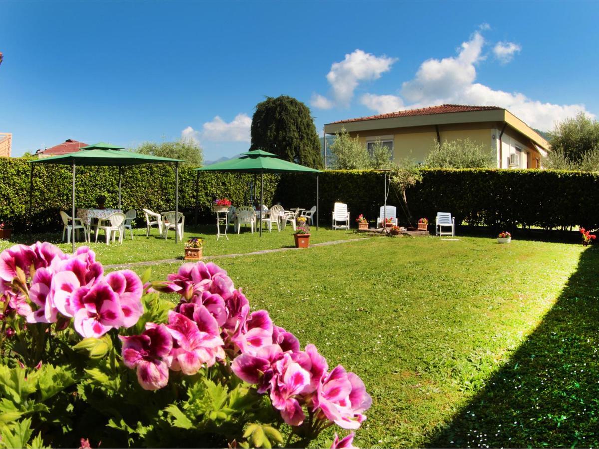 Villa Chiara Affitta Camere Carrara Exteriör bild